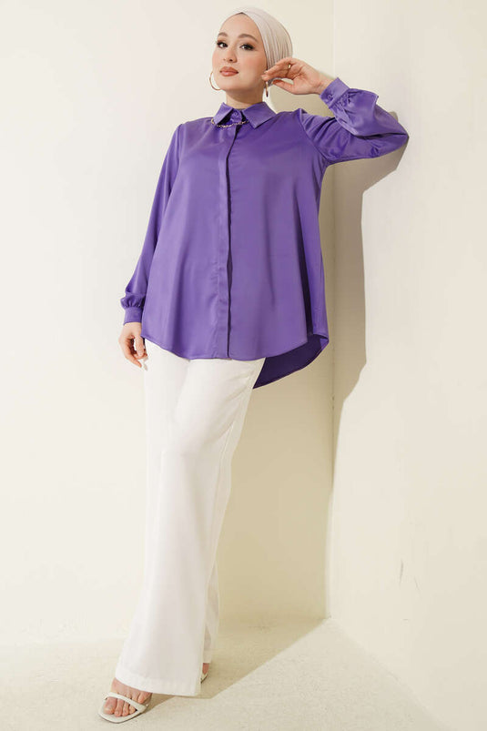 Chemise basique en satin lilas à boutons cachés