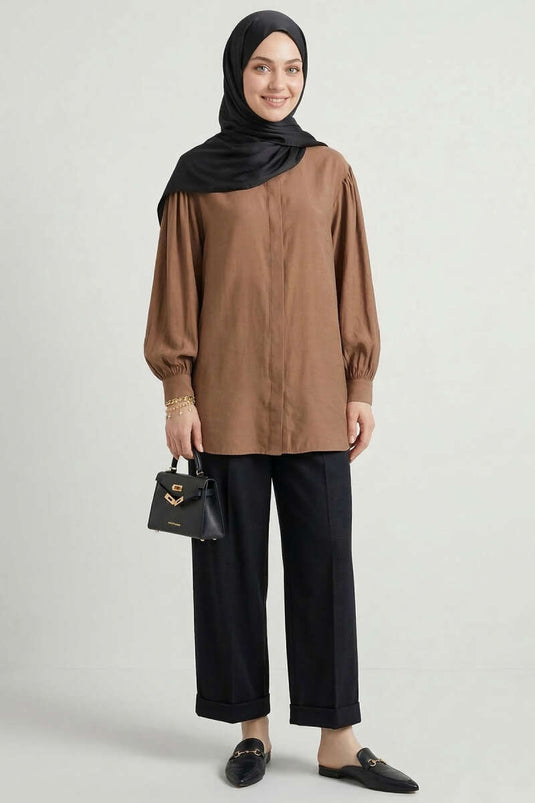 Camicia in tessuto modal latte con bottoni nascosti