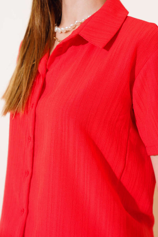 بدلة شورت من قماش السيرساكر الأحمر