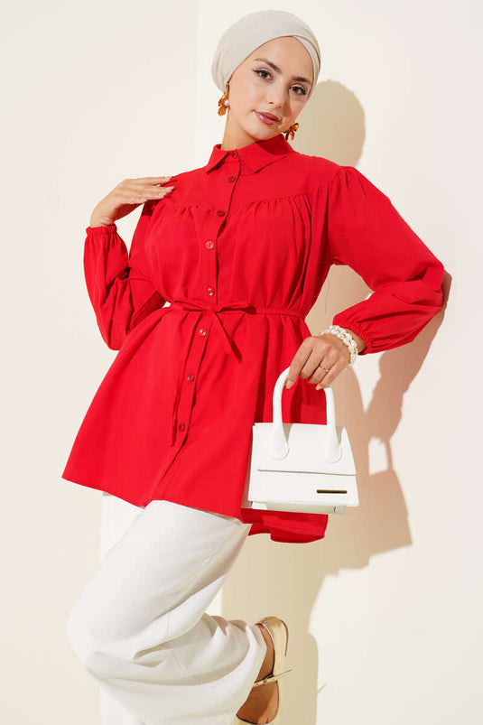 قميص أحمر بكسرات عند الصدر