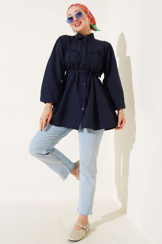 قميص مطوي على الصدر أزرق داكن