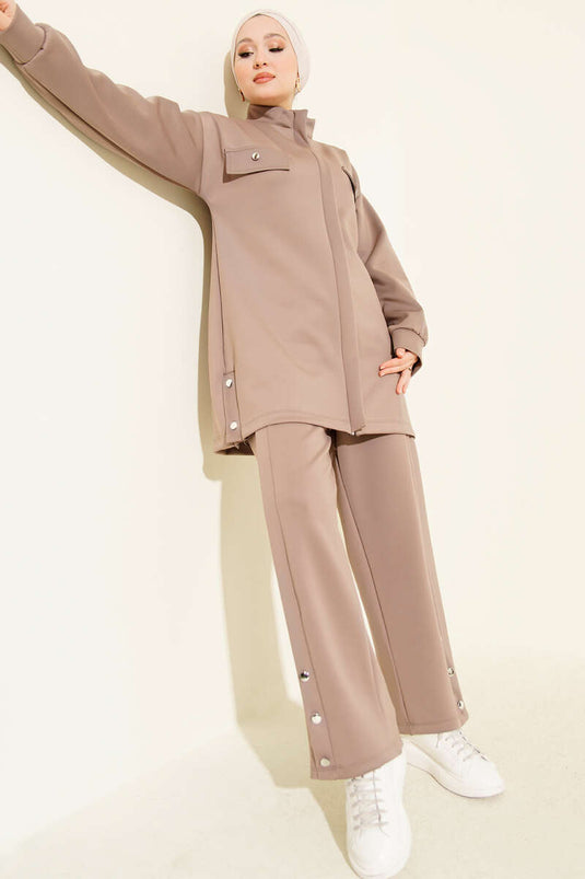 طقم غوص من قطعتين بلون المنك مع جيب صدر بغطاء وسحاب