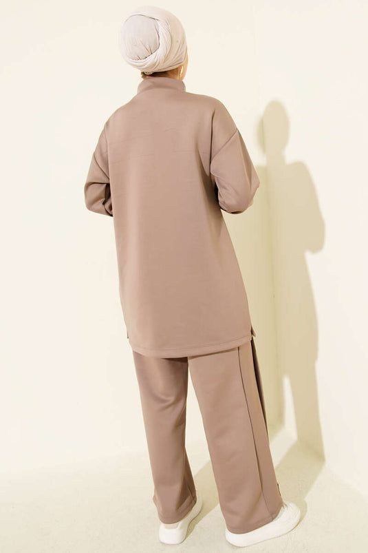 طقم غوص من قطعتين بلون المنك مع جيب صدر بغطاء وسحاب