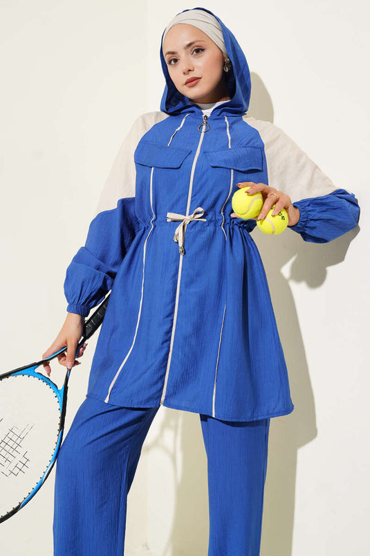 Costume deux pièces garni avec poche poitrine et housse