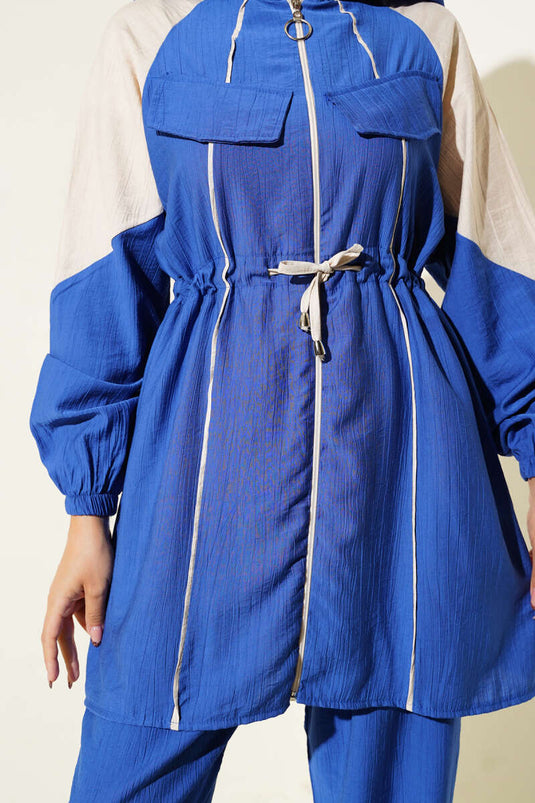 Costume deux pièces garni avec poche poitrine et housse