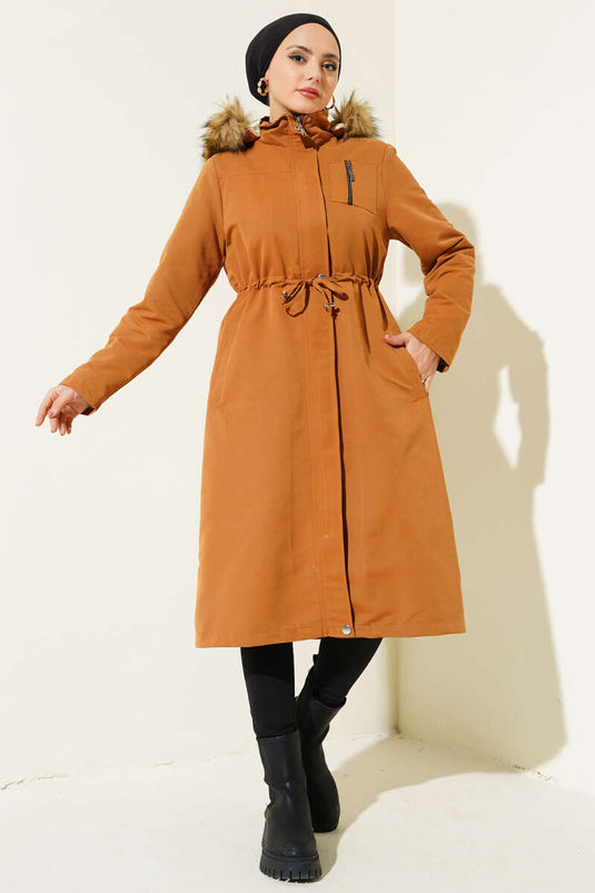 Brauner Tunnelmantel mit Brusttasche und Taillentunnel