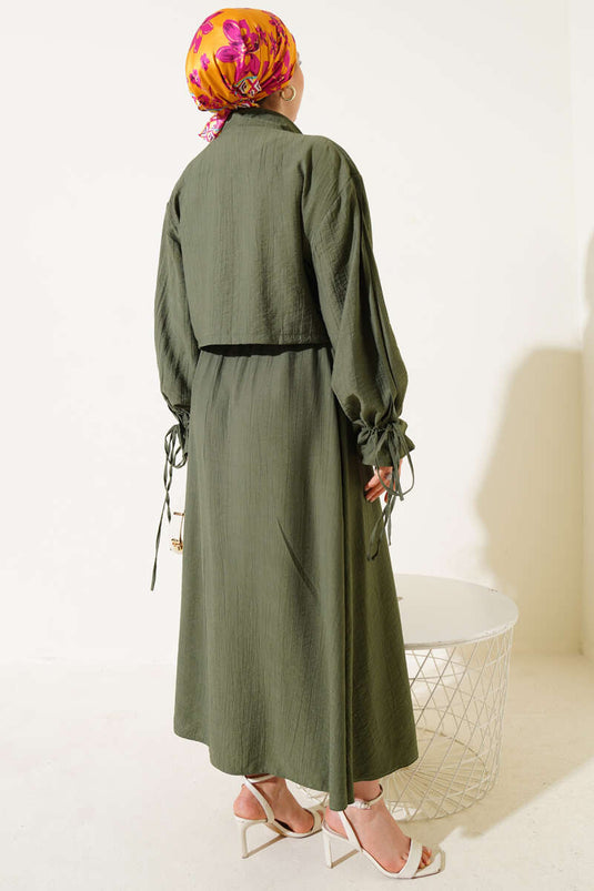 Costume deux pièces à jupe zippée et poche poitrine kaki