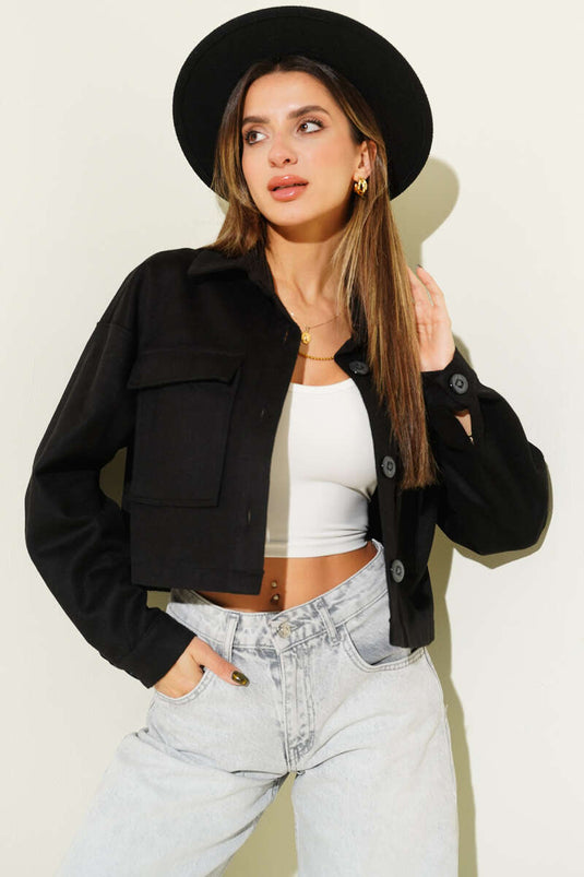 Kurze Kaschmirjacke mit Brusttasche, Schwarz