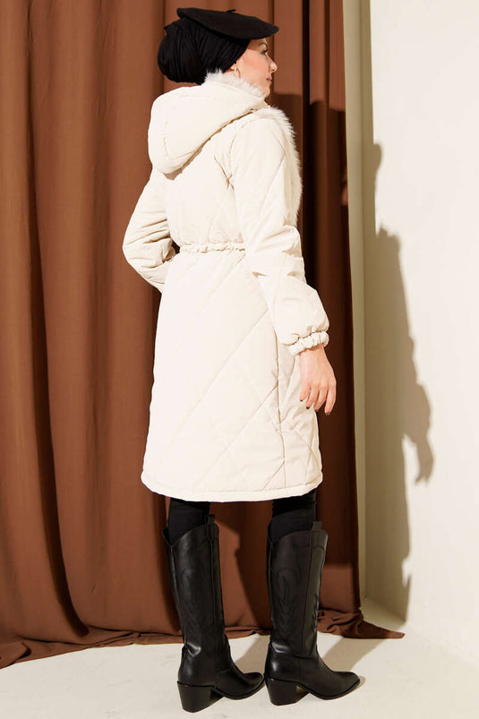 Göğüs Kürklü Kapüşonlu Kapitone Mont Bej