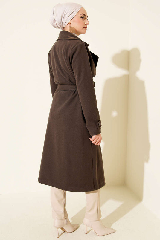 Manteau en cachemire avec détail au niveau de la poitrine, marron