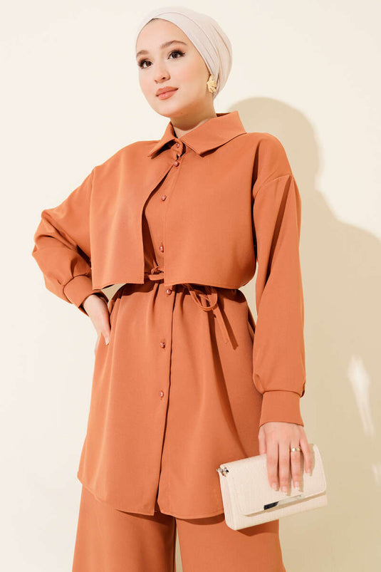 طقم من قطعتين مع صدرية وحزام، لون تيراكوتا