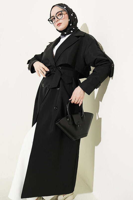 Langer Trenchcoat Mit Brustcape Und Gürtel In Schwarz