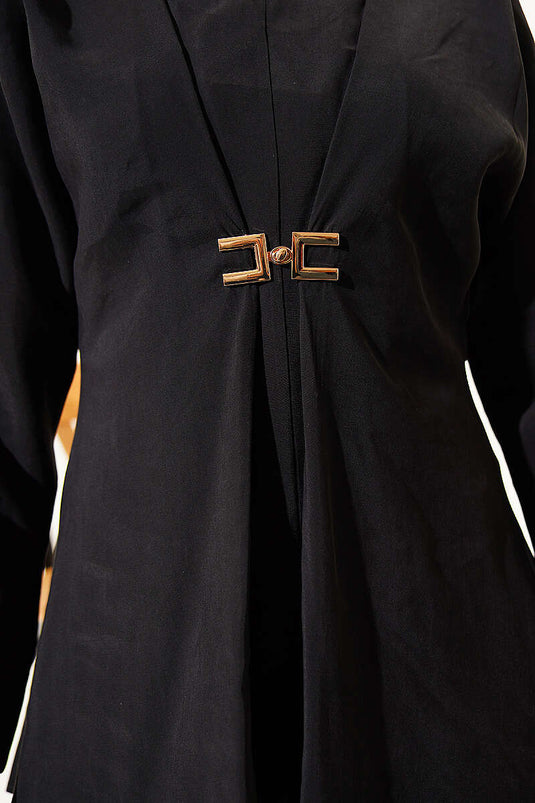 Ensemble double en modal noir avec col en V et accessoires dorés