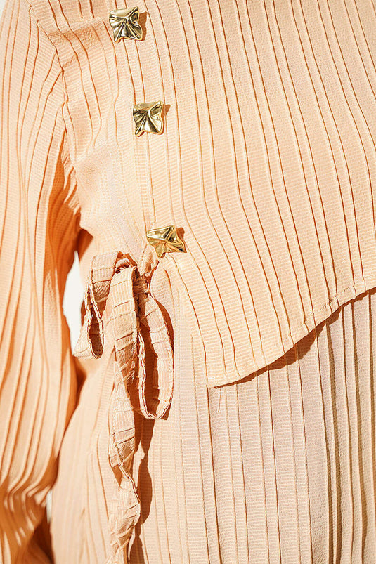 Túnica Beige Con Detalles Dorados Y Lazo