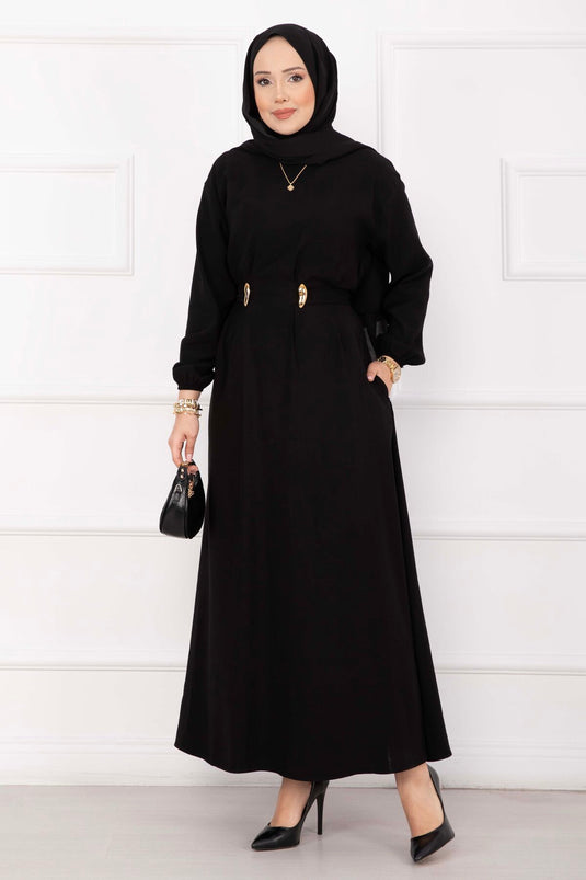 Robe Tesettür Noire avec Détail Ceinture Broche Dorée