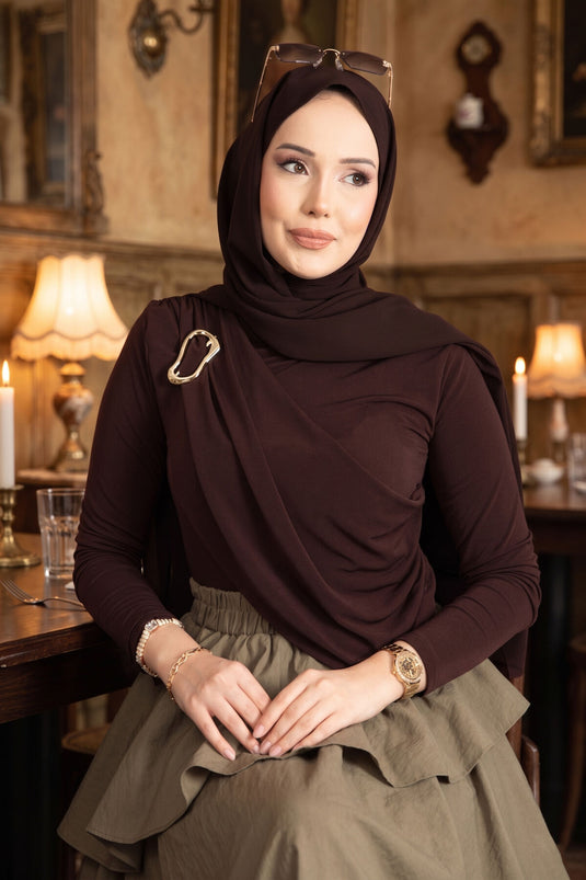 بودي ساندي بني بتفاصيل دبوس ذهبي