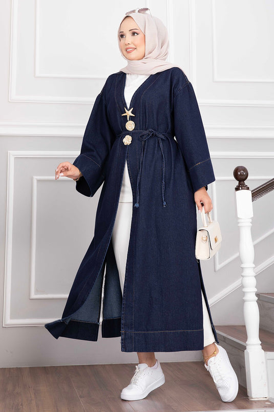 Kimono En Jean Long Marine Avec Broche En Or Et Détail À Nouer