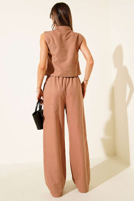 Ensemble deux pièces en daim avec gilet à détails dorés (Latte)