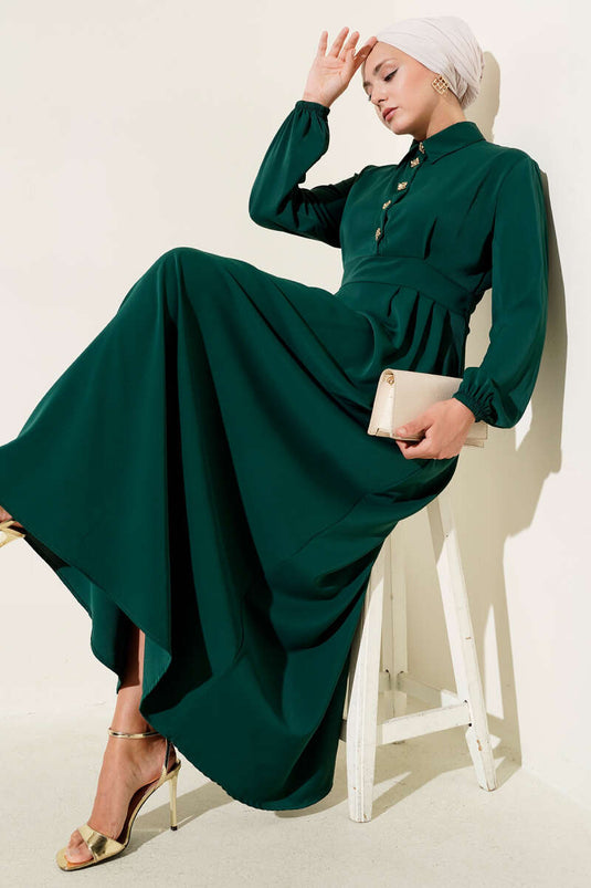 Robe à boutons dorés couleur émeraude