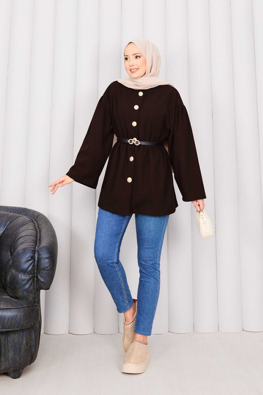 Manteau en cachemire marron à plis et boutons dorés à la taille