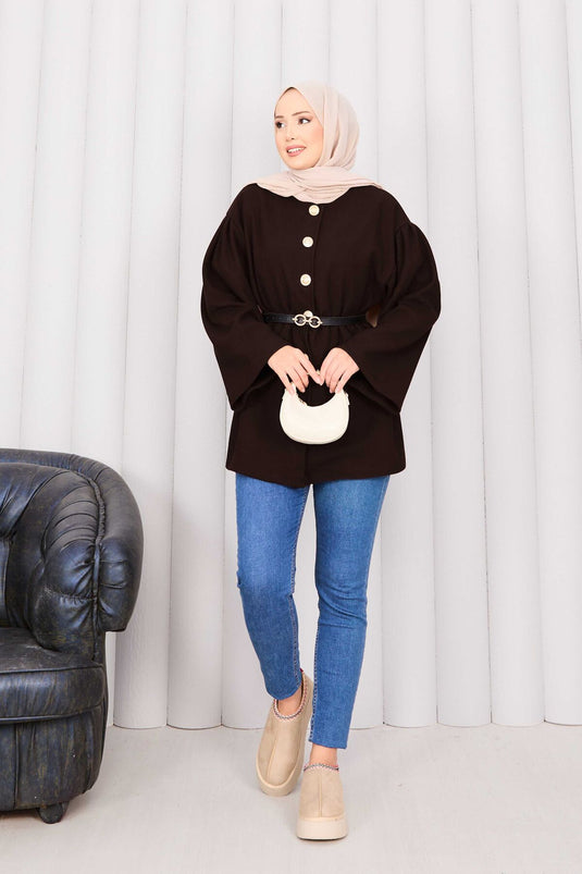 Manteau en cachemire marron à plis et boutons dorés à la taille