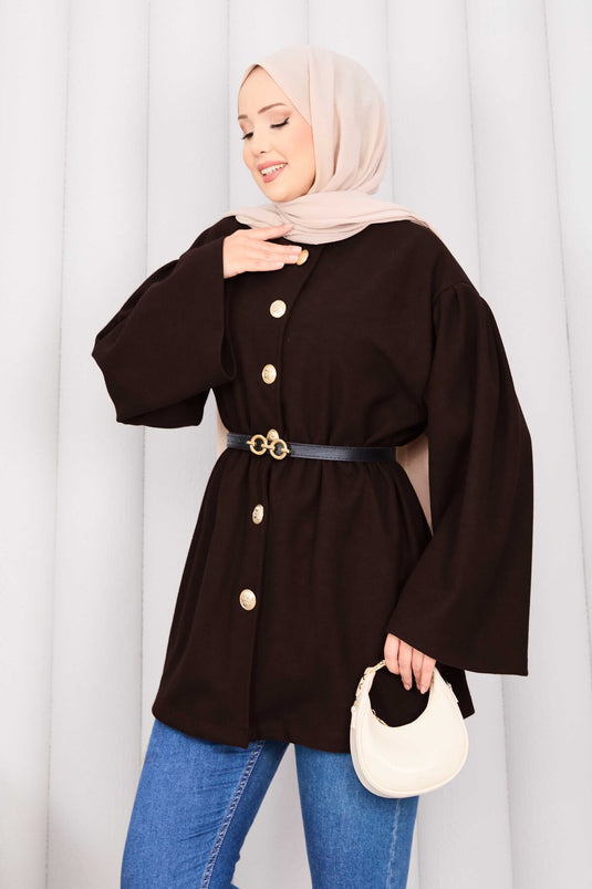 Manteau en cachemire marron à plis et boutons dorés à la taille