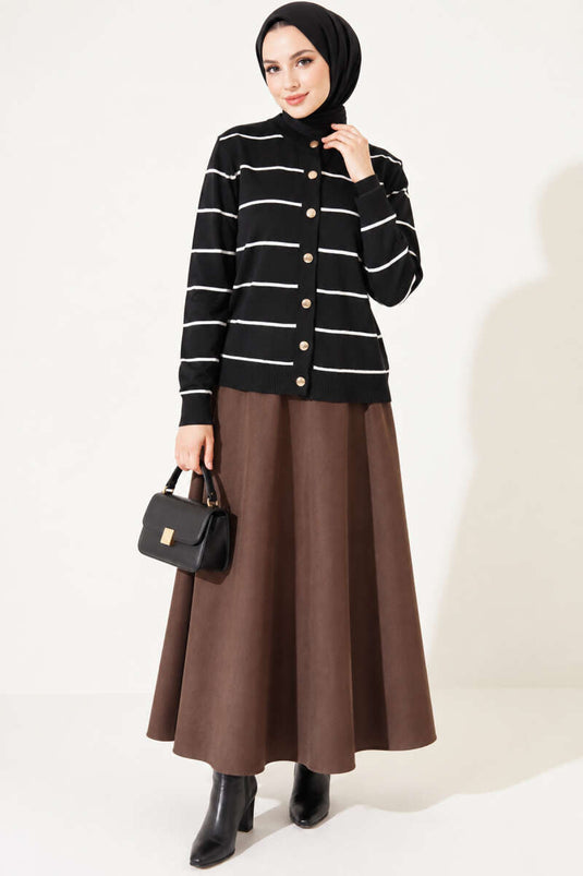 Schwarzer Mercerized Strickjacke Mit Goldknöpfen