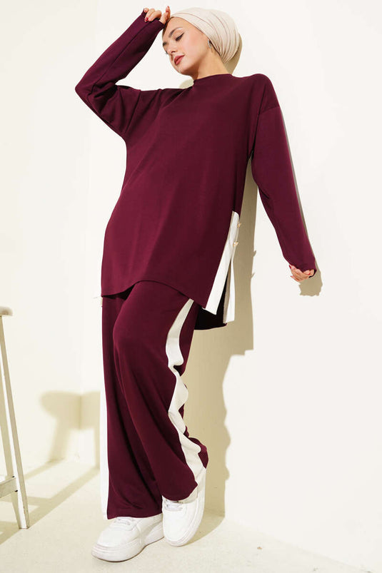 Costume deux pièces Loysha garni de boutons dorés bordeaux