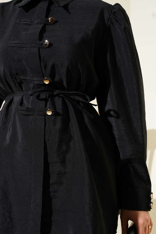 Chemise noire à ceinture en corde et boutons dorés