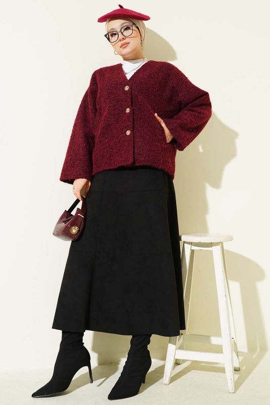 سترة قصيرة من اللباد بأزرار ذهبية، لون عنابي