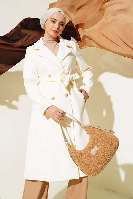 معطف من الكشمير بحزام وأزرار ذهبية، لون بيج فاتح