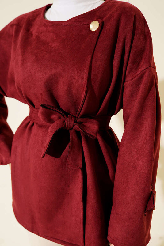 Veste en daim ceinturée à boutons dorés, bordeaux