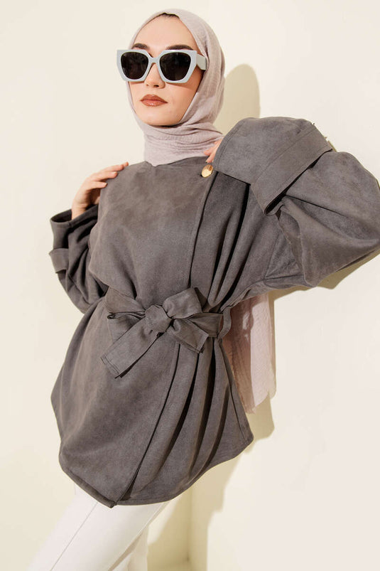 Chaqueta de ante con botones y cinturón dorados, gris oscuro