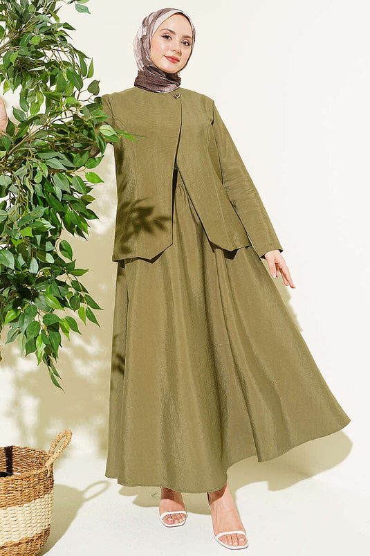 Completo con gonna parachute e bottoni oro, verde oliva