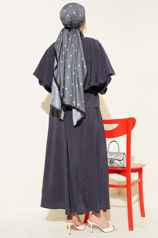 Ensemble anthracite en modal avec jupe et cape à boutons dorés