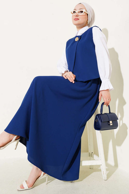 Costume deux pièces bleu marine avec gilet et jupe à boutons dorés