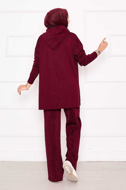 طقم تريكو بغطاء رأس وسحاب لامع ذهبي من قطعتين - لون عنابي