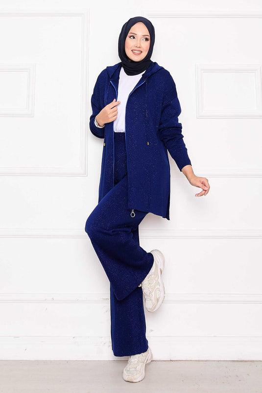 طقم من قطعتين من الملابس المحبوكة بغطاء للرأس وسحاب لامع ذهبي، أزرق داكن