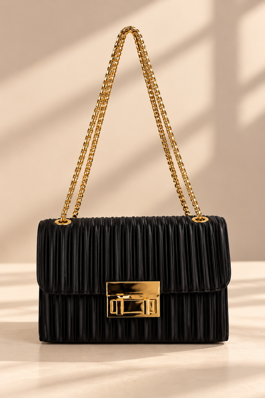 Bolso Bandolera Negro Con Cadena Dorada Y Cierre