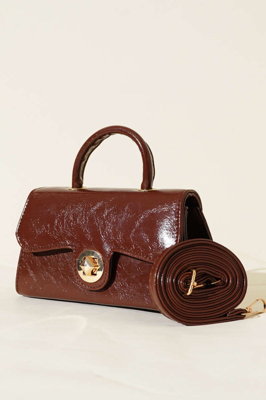 Sac en cuir verni marron avec fermoir doré