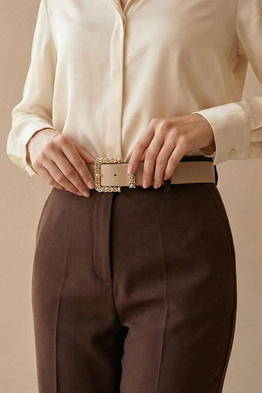 Ceinture beige à boucle tressée en or