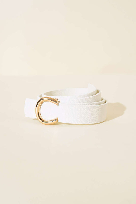 Ceinture blanche à boucle dorée