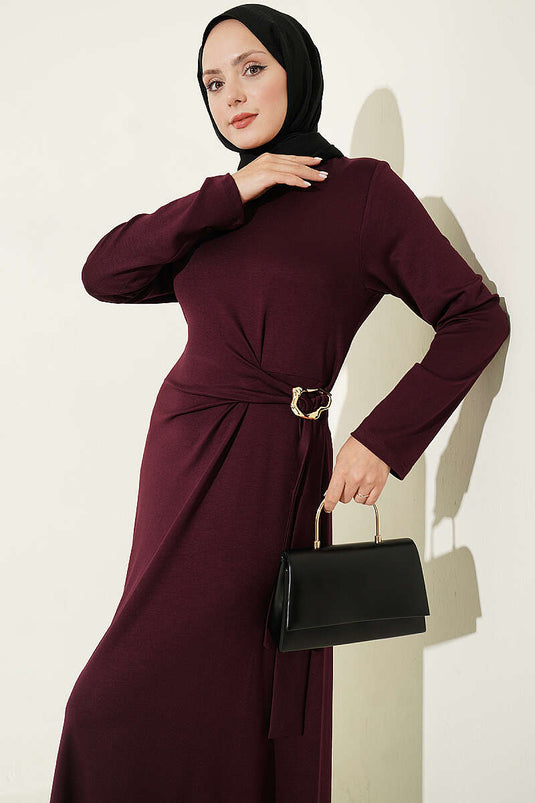 Robe À Boucle Dorée Et Lien Latéral Prune
