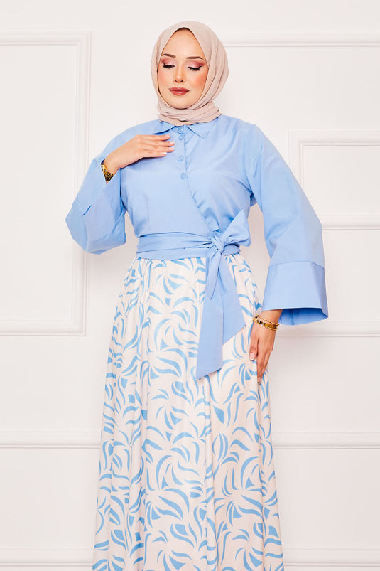 Chemise ceinturée et tailleur jupe à manches larges bleu bébé