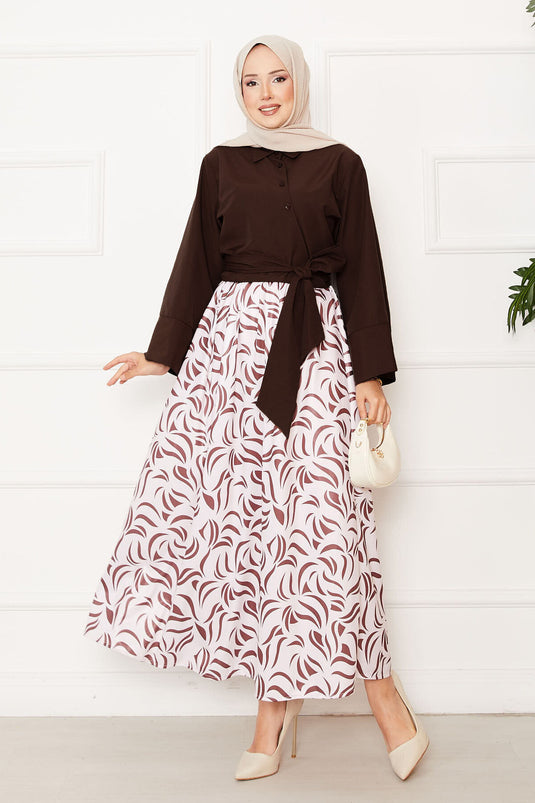 Chemise ceinturée et tailleur à manches larges et jupe marron