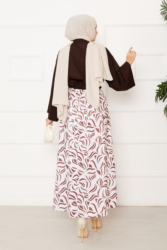 Chemise ceinturée et tailleur à manches larges et jupe marron