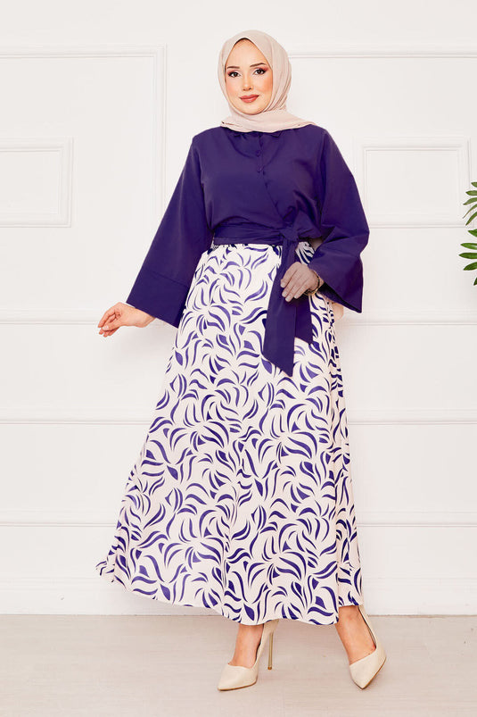 Tailleur jupe à manches larges et chemise ceinturée violette