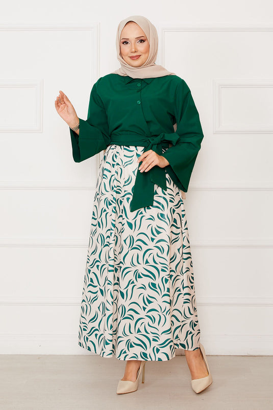 Chemise ceinturée et tailleur jupe à manches larges couleur émeraude