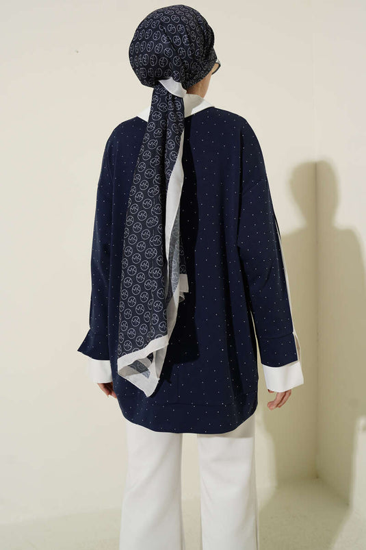 تونيك أزرق كحلي مزين بأحجار مع قميص
