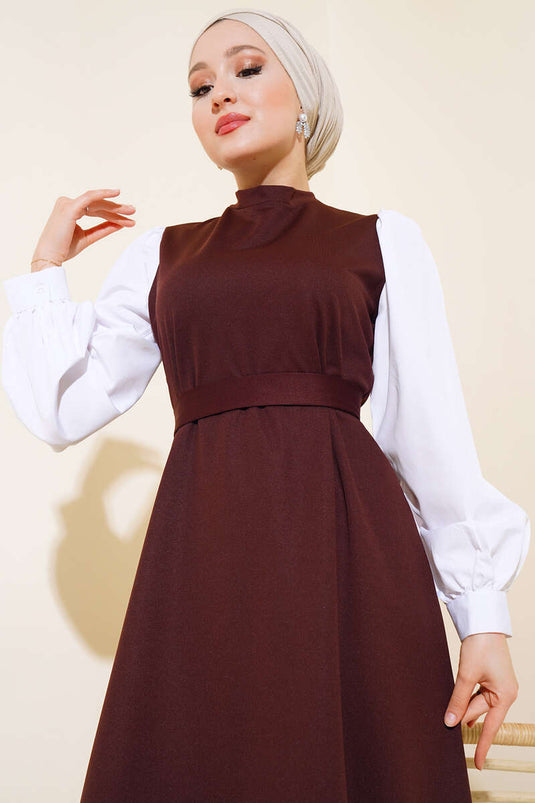 فستان بحزام وأكمام قميص باللون البني